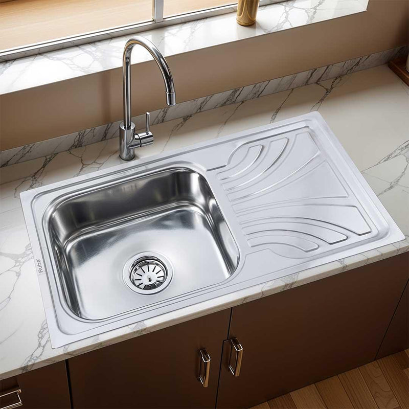Square Single Bowl with Drainboard Kitchen Sink (32 x 18 x 8 Inches)