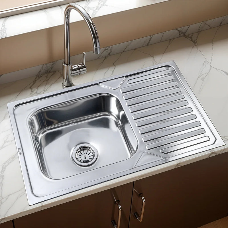 Single Bowl with Drainboard Kitchen Sink 304-Grade (32 x 20 x 8 Inches)