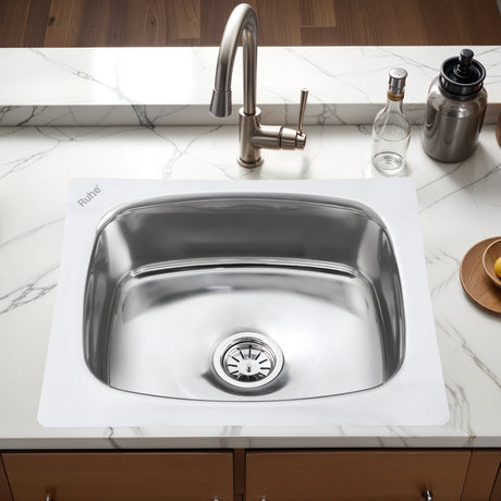Oval Single Bowl Kitchen Sink (20 x 17 x 8 Inches)