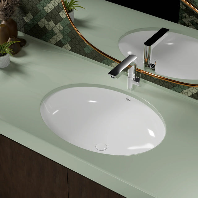 Simple Undermount Wash Basin (Lifestyle)