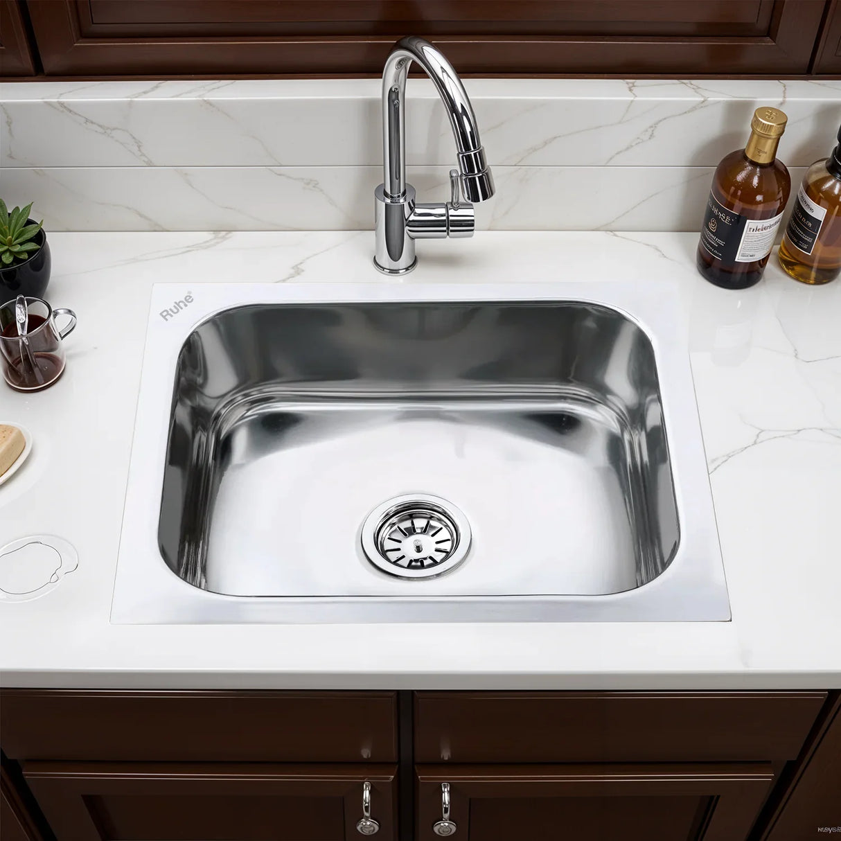 Single Bowl Kitchen Sink (22 x 18 x 8 Inches)